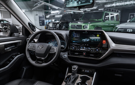 Toyota Highlander, 2025 год, 5 750 000 рублей, 10 фотография