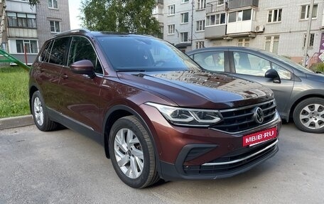 Volkswagen Tiguan II, 2021 год, 3 500 000 рублей, 2 фотография