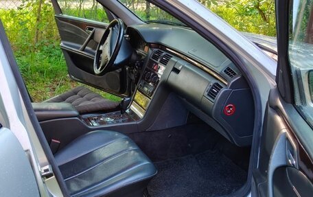 Mercedes-Benz E-Класс, 2001 год, 650 000 рублей, 3 фотография