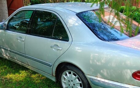 Mercedes-Benz E-Класс, 2001 год, 650 000 рублей, 10 фотография
