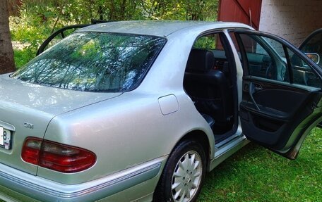 Mercedes-Benz E-Класс, 2001 год, 650 000 рублей, 14 фотография