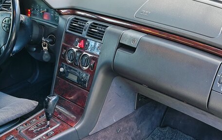 Mercedes-Benz E-Класс, 2001 год, 650 000 рублей, 16 фотография