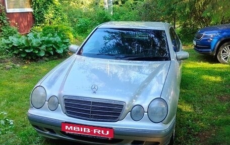 Mercedes-Benz E-Класс, 2001 год, 650 000 рублей, 13 фотография