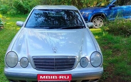 Mercedes-Benz E-Класс, 2001 год, 650 000 рублей, 6 фотография