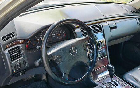 Mercedes-Benz E-Класс, 2001 год, 650 000 рублей, 27 фотография