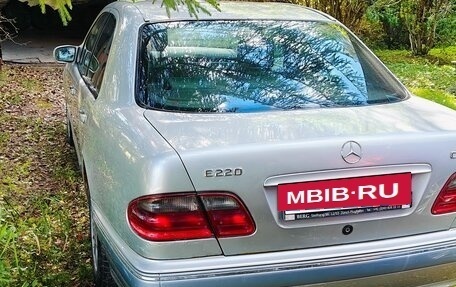 Mercedes-Benz E-Класс, 2001 год, 650 000 рублей, 23 фотография