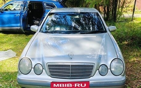 Mercedes-Benz E-Класс, 2001 год, 650 000 рублей, 21 фотография