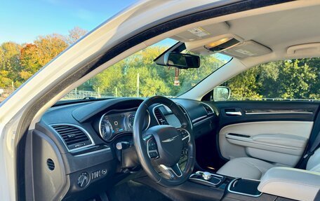 Chrysler 300C II, 2015 год, 1 875 000 рублей, 9 фотография