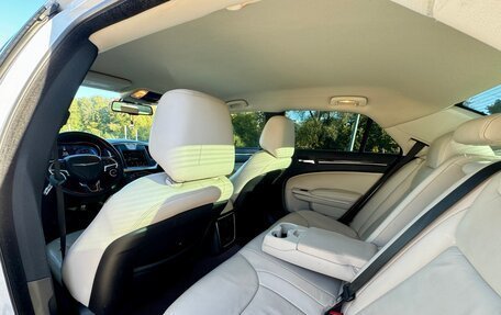 Chrysler 300C II, 2015 год, 1 875 000 рублей, 12 фотография
