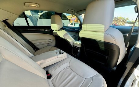 Chrysler 300C II, 2015 год, 1 875 000 рублей, 13 фотография