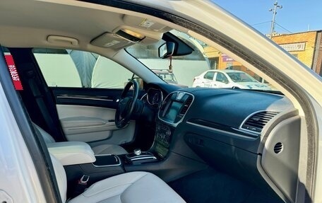 Chrysler 300C II, 2015 год, 1 875 000 рублей, 10 фотография