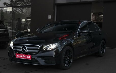 Mercedes-Benz E-Класс, 2019 год, 3 500 000 рублей, 1 фотография