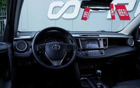 Toyota RAV4, 2015 год, 2 189 000 рублей, 6 фотография