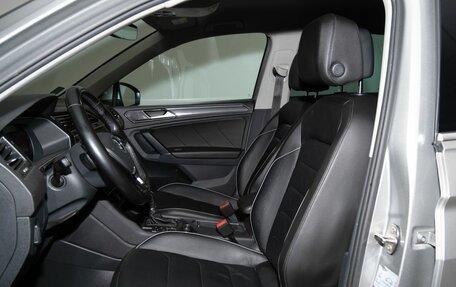 Volkswagen Tiguan II, 2018 год, 2 950 000 рублей, 6 фотография