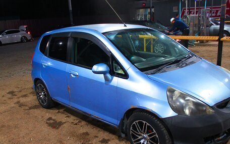 Honda Fit III, 2001 год, 300 000 рублей, 4 фотография