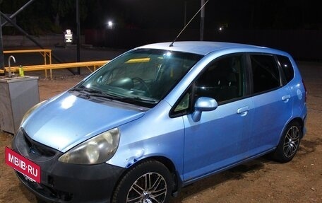 Honda Fit III, 2001 год, 300 000 рублей, 2 фотография