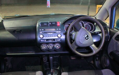 Honda Fit III, 2001 год, 300 000 рублей, 8 фотография
