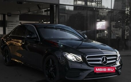 Mercedes-Benz E-Класс, 2019 год, 3 500 000 рублей, 3 фотография