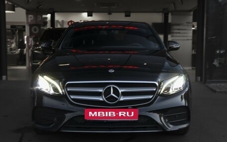 Mercedes-Benz E-Класс, 2019 год, 3 500 000 рублей, 2 фотография