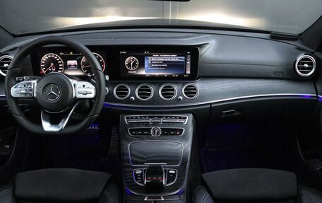 Mercedes-Benz E-Класс, 2019 год, 3 500 000 рублей, 15 фотография