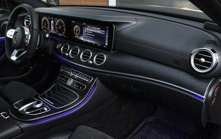 Mercedes-Benz E-Класс, 2019 год, 3 500 000 рублей, 12 фотография