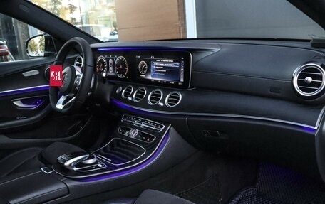 Mercedes-Benz E-Класс, 2019 год, 3 500 000 рублей, 11 фотография