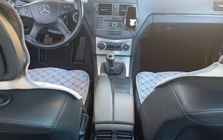Mercedes-Benz C-Класс, 2010 год, 1 500 000 рублей, 14 фотография