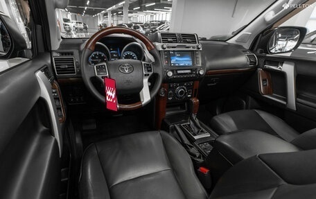 Toyota Land Cruiser Prado 150 рестайлинг 2, 2016 год, 4 880 000 рублей, 7 фотография
