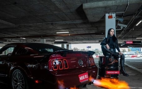 Ford Mustang VI рестайлинг, 2005 год, 2 500 000 рублей, 1 фотография