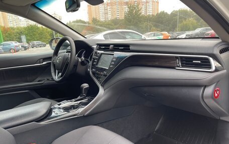 Toyota Camry, 2019 год, 1 900 000 рублей, 5 фотография
