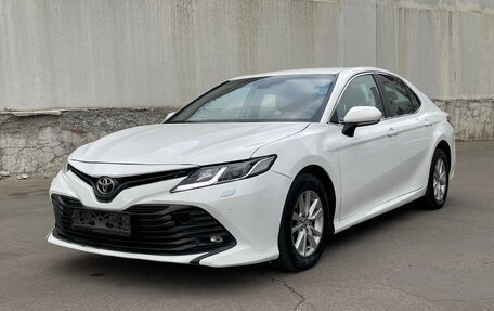 Toyota Camry, 2019 год, 1 900 000 рублей, 4 фотография