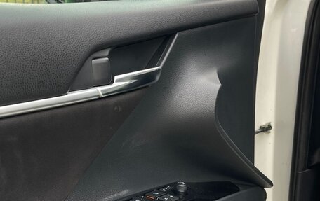 Toyota Camry, 2019 год, 1 900 000 рублей, 3 фотография