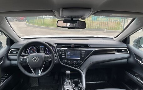 Toyota Camry, 2019 год, 1 900 000 рублей, 7 фотография