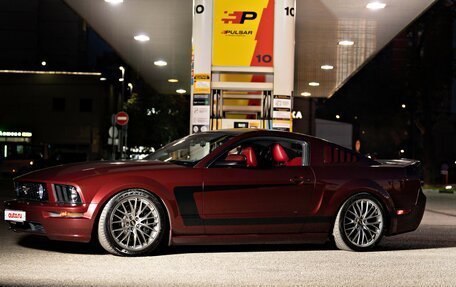 Ford Mustang VI рестайлинг, 2005 год, 2 500 000 рублей, 3 фотография