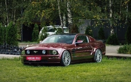 Ford Mustang VI рестайлинг, 2005 год, 2 500 000 рублей, 6 фотография