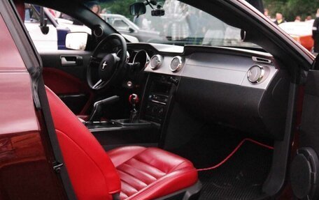 Ford Mustang VI рестайлинг, 2005 год, 2 500 000 рублей, 14 фотография