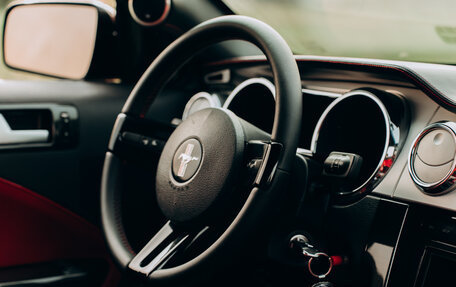 Ford Mustang VI рестайлинг, 2005 год, 2 500 000 рублей, 13 фотография