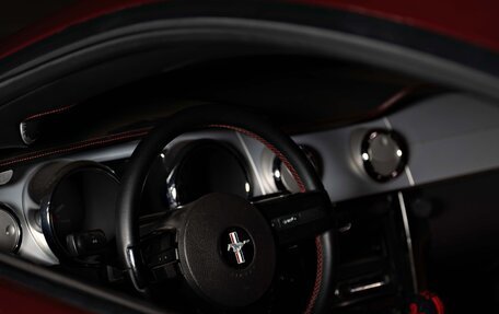 Ford Mustang VI рестайлинг, 2005 год, 2 500 000 рублей, 17 фотография