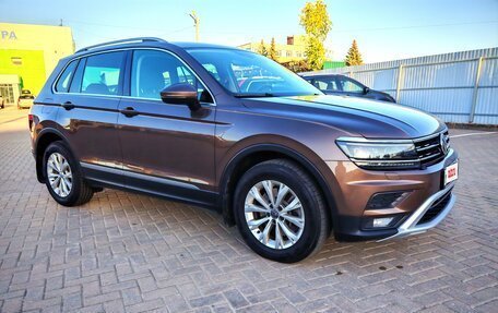 Volkswagen Tiguan II, 2018 год, 2 100 000 рублей, 4 фотография