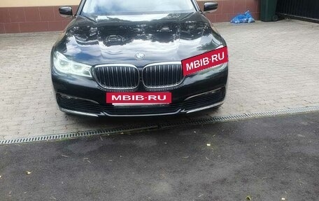 BMW 7 серия, 2018 год, 3 900 000 рублей, 3 фотография