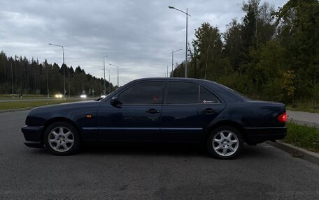 Mercedes-Benz E-Класс, 1998 год, 389 000 рублей, 4 фотография