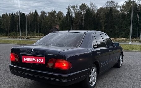 Mercedes-Benz E-Класс, 1998 год, 389 000 рублей, 6 фотография