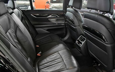 BMW 7 серия, 2018 год, 2 998 000 рублей, 12 фотография