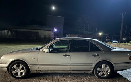Mercedes-Benz E-Класс, 1997 год, 370 000 рублей, 3 фотография