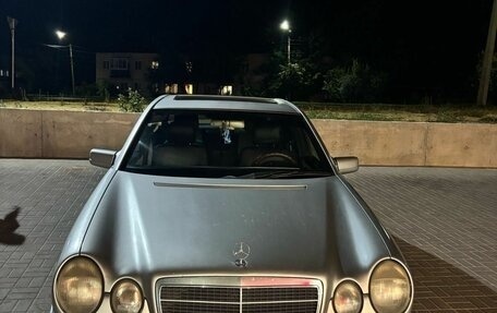 Mercedes-Benz E-Класс, 1997 год, 370 000 рублей, 5 фотография