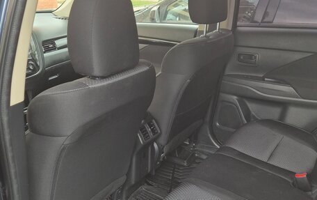 Mitsubishi Outlander III рестайлинг 3, 2018 год, 1 850 000 рублей, 4 фотография