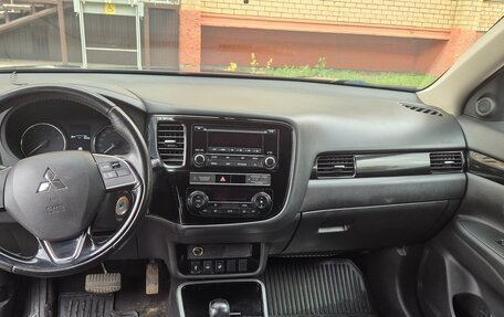 Mitsubishi Outlander III рестайлинг 3, 2018 год, 1 850 000 рублей, 3 фотография