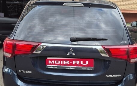 Mitsubishi Outlander III рестайлинг 3, 2018 год, 1 850 000 рублей, 5 фотография