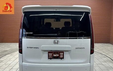 Honda Stepwgn, 2022 год, 2 140 000 рублей, 5 фотография