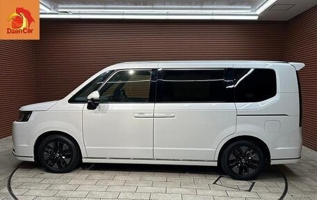 Honda Stepwgn, 2022 год, 2 140 000 рублей, 8 фотография